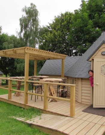 camping terrasse gite en bois