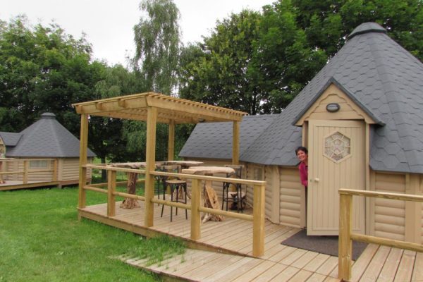 camping terrasse gite en bois