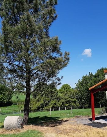 Camping à la ferme grands emplacements sanitaire récent